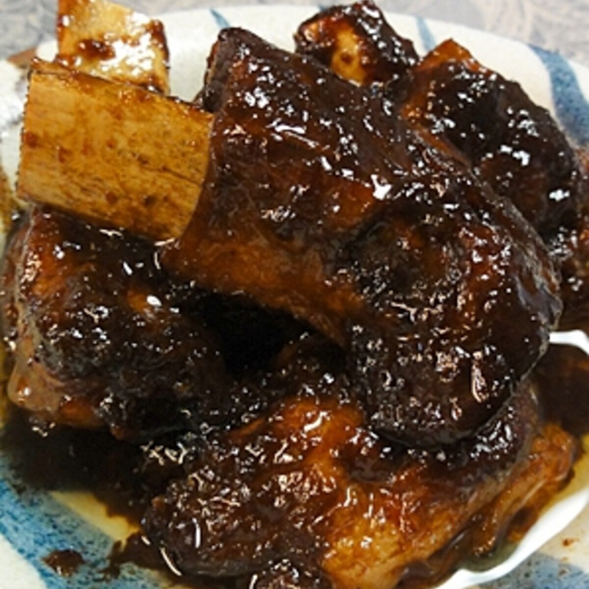 圧力鍋で スペアリブの赤ワイン醤油煮 レシピ 作り方 By Leopoo 楽天レシピ